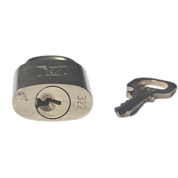 Louis Vuitton Lock & Key - Picture 2 of 10